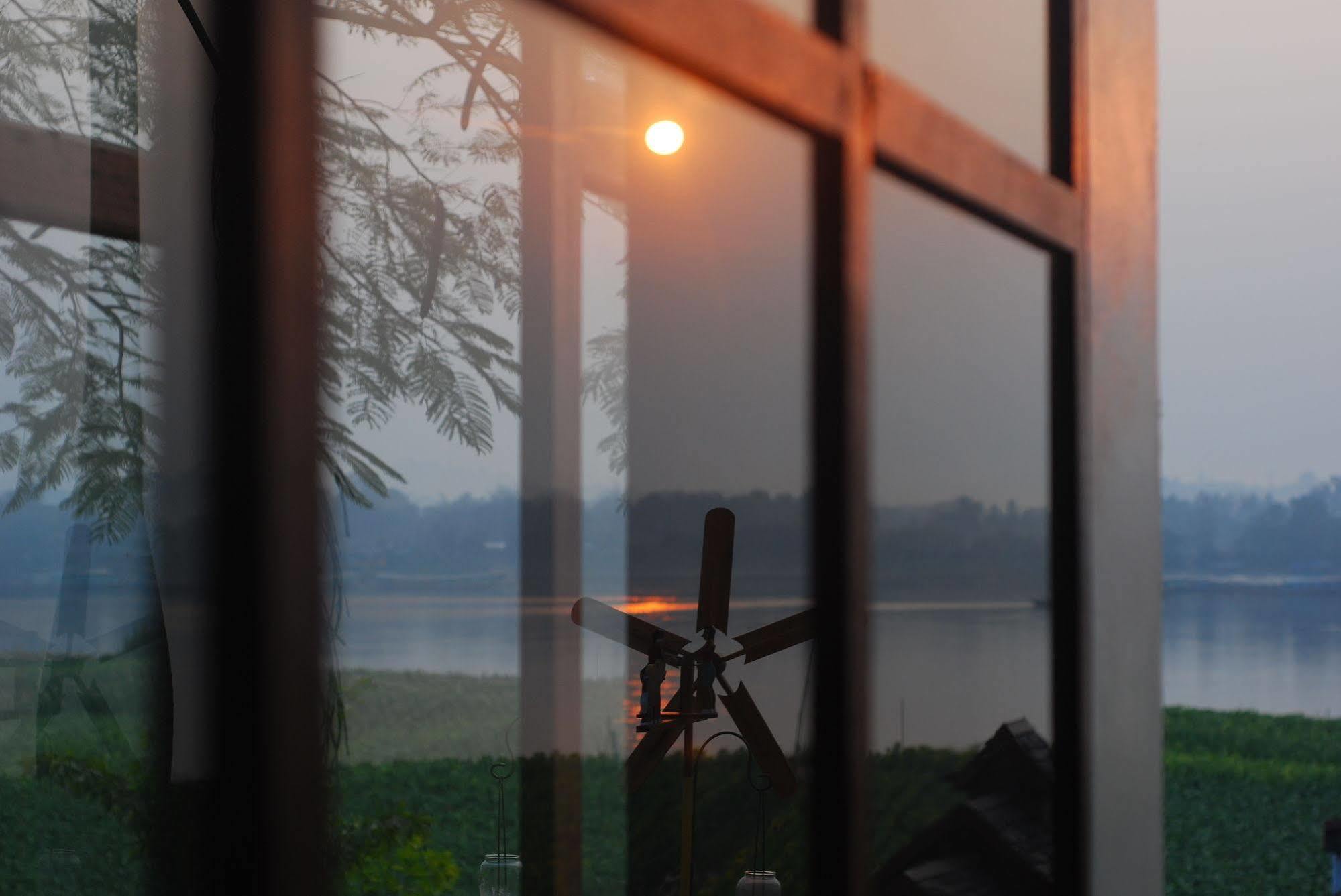 Gin'S Maekhong View Hotel Chiang Saen Exterior photo